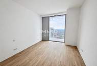 Skyline &amp; Wasserblick – Stilvolle Loggiawohnung im DC Tower 2