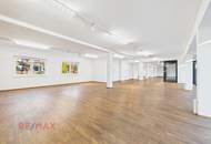 Büro oder Verkaufsraum – flexible Fläche mit beeindruckender Fensterfront