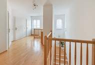 Gepflegtes Einfamilienhaus mit Pool und schönem Garten