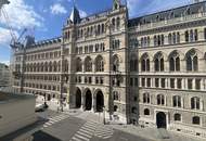 UNBEFRISTET - Repräsentative 9-Zimmer Altbauwohnung mit Balkon und Blick auf das Rathaus – ca. 293 m² in bester Innenstadtlage - auch ideal als Büronutzung
