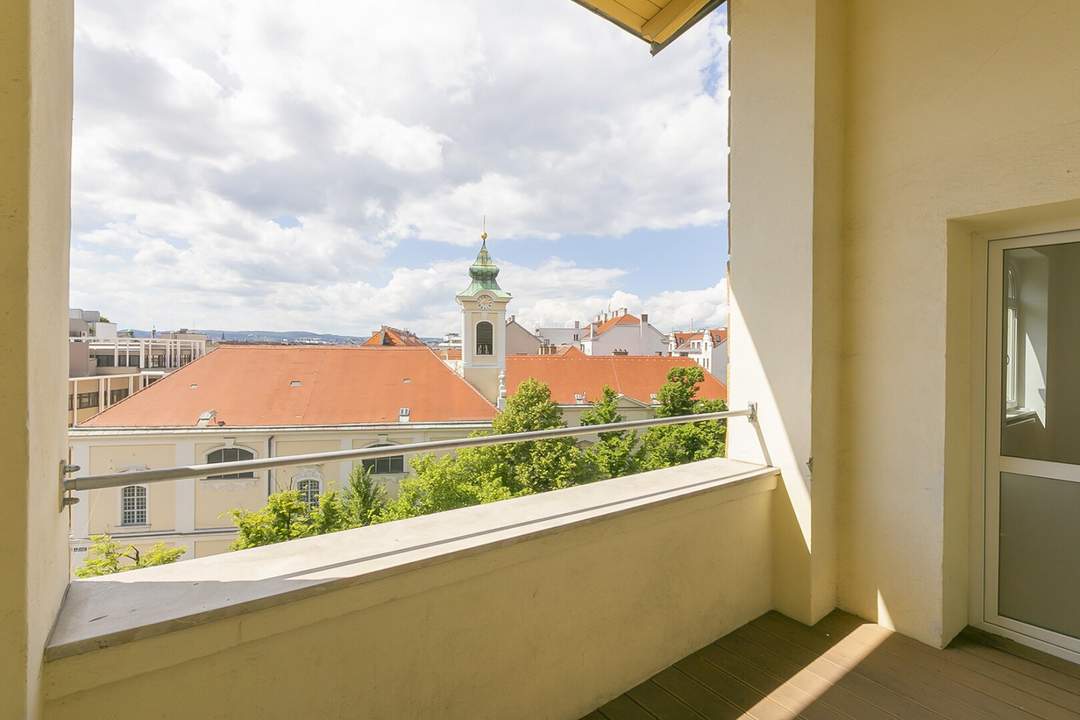 Wiedner Hauptstraße - 2 Zimmer Altbau mit Loggia zu vermieten