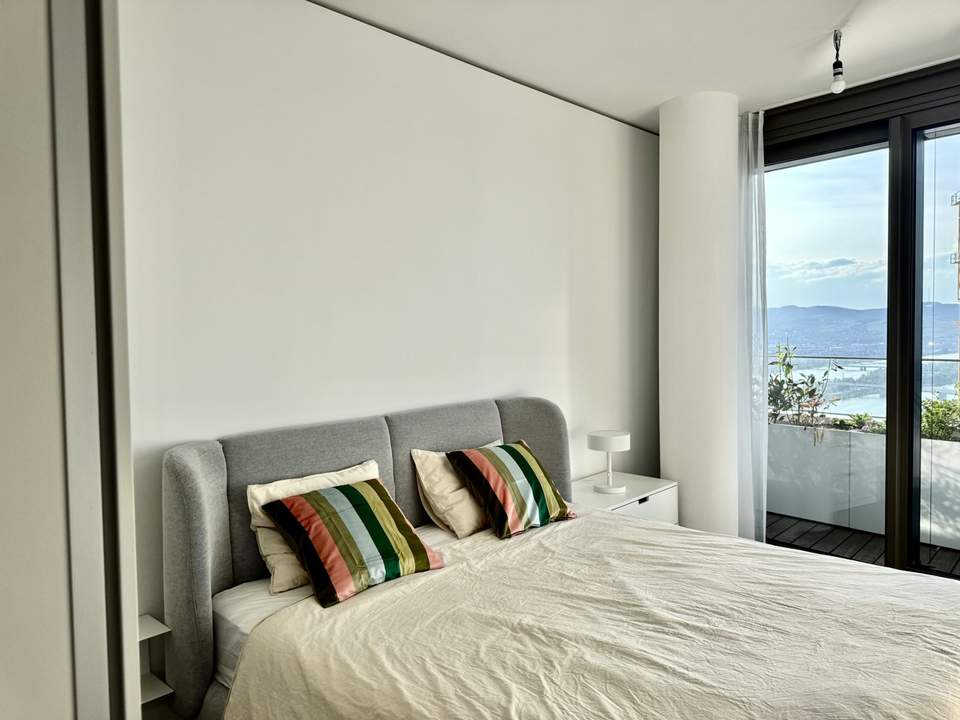 42. Etage: NEW - Möbliert - Doorman, Gym, Pool UND den schönsten Ausblick auf Kahlenberg