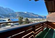 Blick in die Berge: 3 Zimmer-Dachgeschoss-Wohnung mit Balkon
