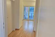 Schöne Dachgeschoß Wohnung, drei Zimmer + Balkon + Terrasse, Neubau