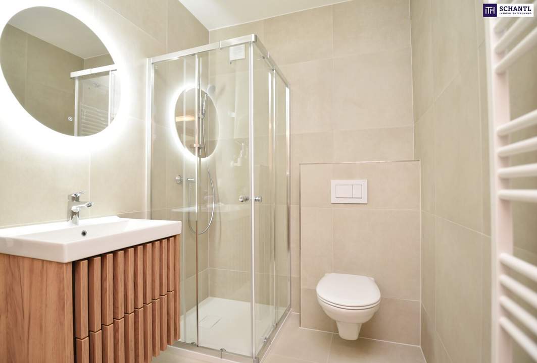 ZENTRALE RUHEOASE - NEU renovierte und perfekt geschnittene Wohnung mit Balkon + inklusive Parkplatz! Sofort verfügbar!