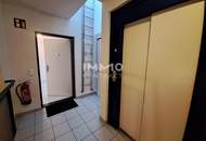 3-er WGs aufgepasst! Große Dachgeschoss-Wohnung mit Terrasse in der Muhrengasse!