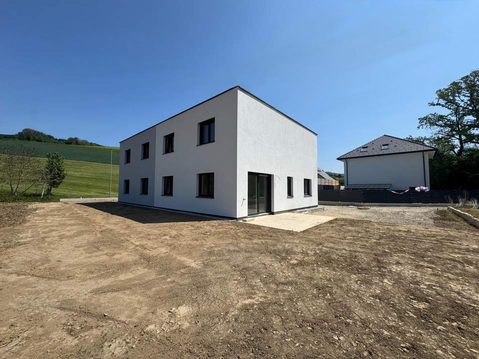 Neubau-Doppelhaus-Hälfte mit 4 Schlafzimmern!