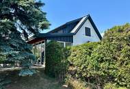 Haus mit großer Terrasse und wunderbarem Garten