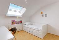 Dachgeschossflair am Siedlungsrand – 82 m² Wohnkomfort mit Balkon