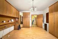 Einfamilienhaus mit großem Grundstück in Schnellbahnnähe