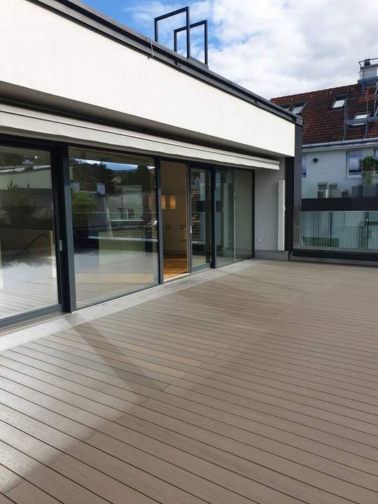 Designer-Doppelhaushälfte mit Dachterrasse & Garten in Mödling