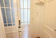 Die leise Seite des Stadtlebens! Kompakte Kleinstwohnung im 3.Stock mit eingereichtem, großen Balkon! U-Bahn um´s Eck! Ruhige Hoflage in 1030 Wien + Schönes Altbauhaus! Nicht zögern!