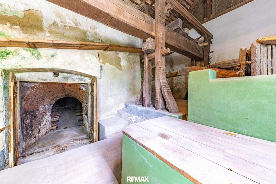 Weinviertler Charme: Presshaus mit großzügigem Weinkeller – Modernisierungschance!, Gewerbeobjekt-kauf, 17.900,€, 3710 Hollabrunn