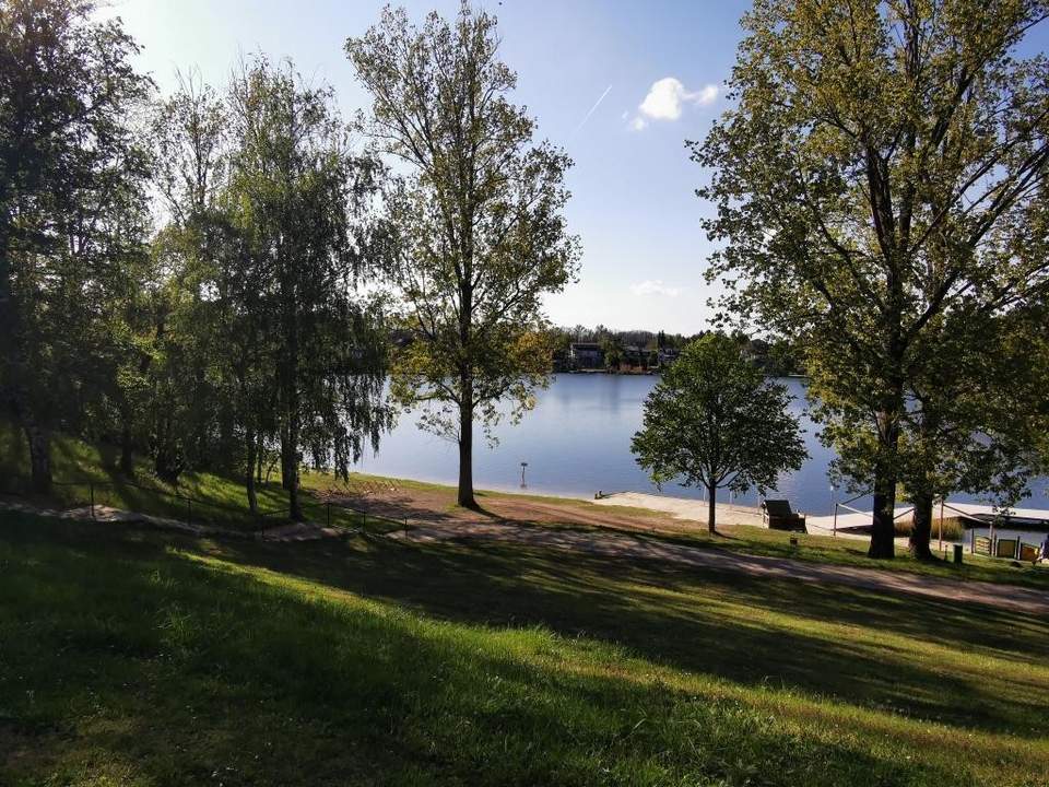 Verputzt, Vollwärmeschutz, saniert, einzugsfertig; Mobilheim am Steinbrunner See.
