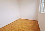 DACHGESCHOSS, INNSTRASSE, sonnige 76 m2 Neubau, 2 Zimmer, Wohnküche, Wannenbad, Parketten, WG-geeignet