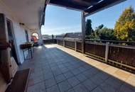 Gemütliches Zweifamilienhaus in ruhiger Hanglage – Ihr Rückzugsort mit Ausblick!