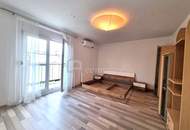 TRAUMHAFTE DACHGESCHOSSWOHNUNG mit zwei Balkonen in Baden!