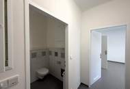 Neu saniertes Kleinbüro oder Praxis // Newly renovated small office or practice //