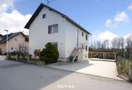 Voll unterkellertes Zweifamilienhaus mit Garten, Carport &amp; Garage in sonniger Zentrumslage von Bad Hall!