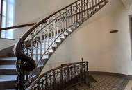 CHARMANTE 2 Zimmer ALTBAUWOHNUNG mit Balkon – Unbefristet