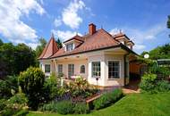 Repräsentative Traum-Villa in ruhiger Aussichtslage! Schwimmhalle, Sauna und Biotop