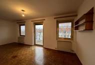 Direkt bei Schönbrunn! Kleine DG-Wohnung mit Terrasse und Gratisparkplatz!