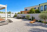 Kleines Paradies am privaten Badesee – modernes Haus mit mediterranem Garten & Traumterrasse
