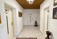 Ferienpension oder Familienidylle? Vielseitiges Wohnhaus mit Bergpanorama & Potenzial