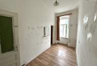 Sanierungsbedürftige 2-Zimmer- Wohnung im 1.OG! Sanieren Sie diese Wohnung ganz nach Ihren Bedürfnissen.