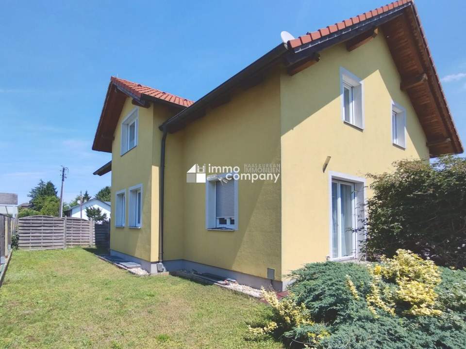 GROSSARTIGES FAMILIENHAUS - ZIEGELMASSIV | BAUJAHR 2006 | 6 + 3 Zimmer | Garten | Pool | Garage | 1050 m² Grund!