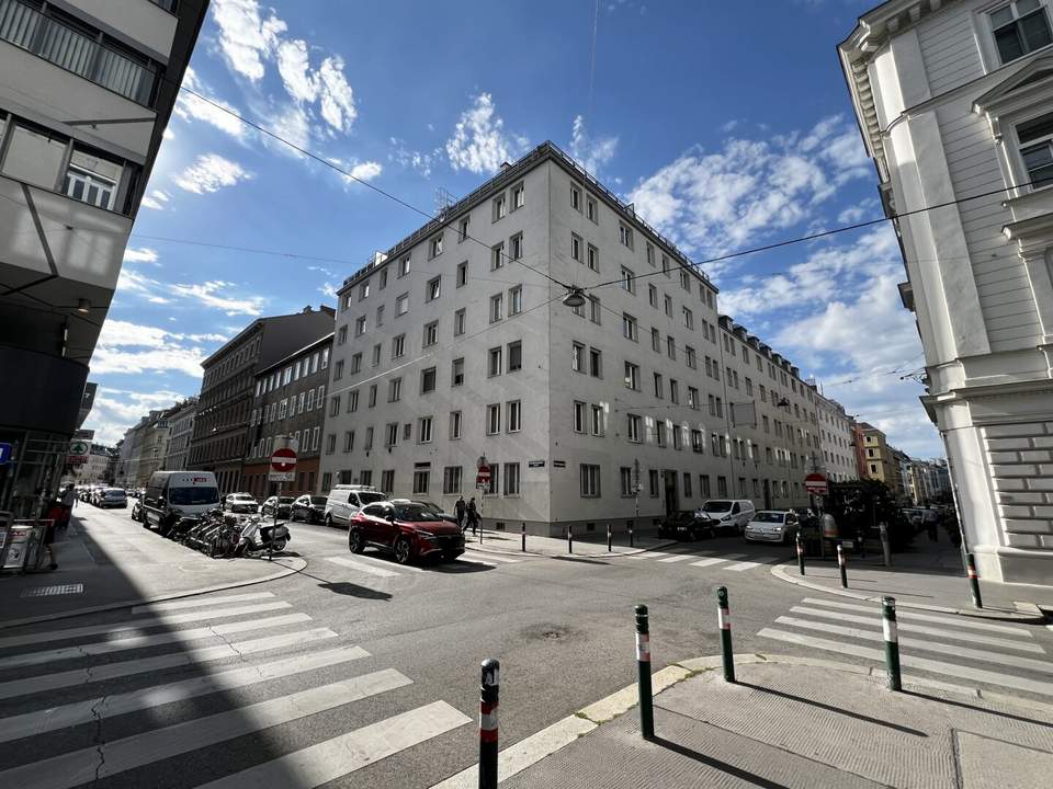 Renovierungsbedürftige Zwei-Zimmer-Wohnung in Margareten