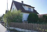 Schönes Stadthaus mit Garten, Garage und großem Schuppen
