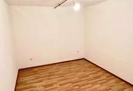 Helle und großzügige Mietwohnung mit zusätzlichem, ca. 100 m² großem, ausgebautem Kellerbereich