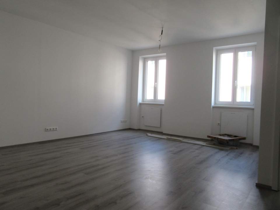 ZENTRUM – KOMPLETT NEU RENOVIERTES APARTMENT