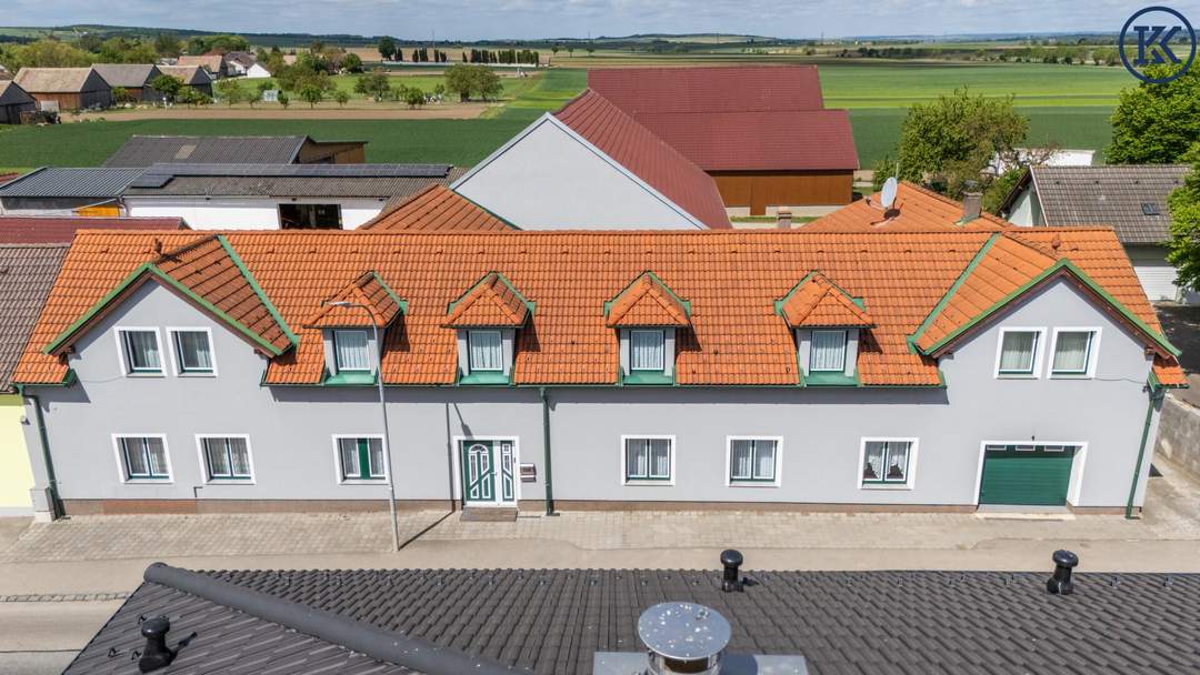 Großzügiges Einfamilien- oder Zweifamilienhaus, das Raum, Ruhe und Wohnqualität vereint.