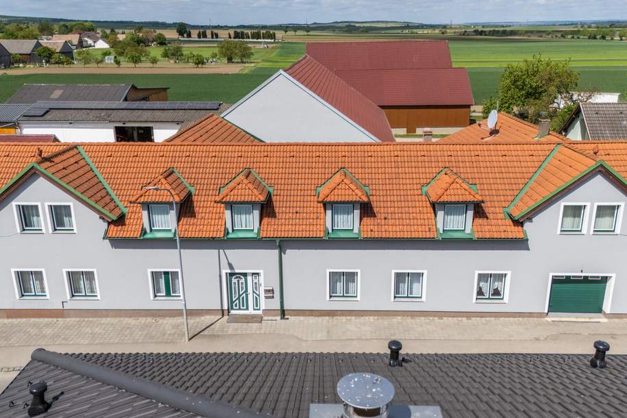 Großzügiges Einfamilien- oder Zweifamilienhaus, das Raum, Ruhe und Wohnqualität vereint., Haus-kauf, 370.000,€, 2020 Hollabrunn