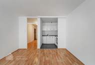 Helle 2-Zimmer Wohnung mit Loggia, Nähe Lidlpark