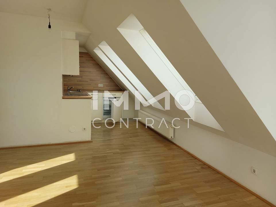 Neilreichgasse 13. Dachgeschosswohnung mit Balkon!