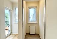 Renovierte Dachwohnung mit zwei Terrassen und seitlichem Blick auf Schönbrunn und die Gloriette