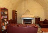 Exklusiver Bungalow mit Garagen und Kellergewölben