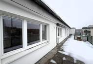 Klimatisierte Dachgeschosswohnung mit 4 Schlafzimmer und Garage // Air-conditioned attic apartment with 4 bedrooms and garage //