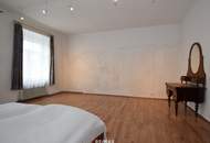 Wohnhaus mit uneinsehbarem großen Garten im Zentrum von Kilb