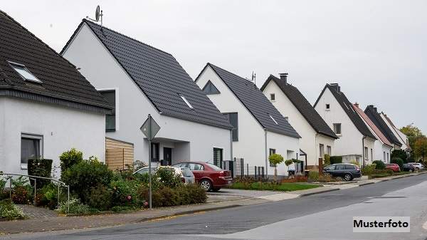 Einfamilien-Reihenhaus mit Carport