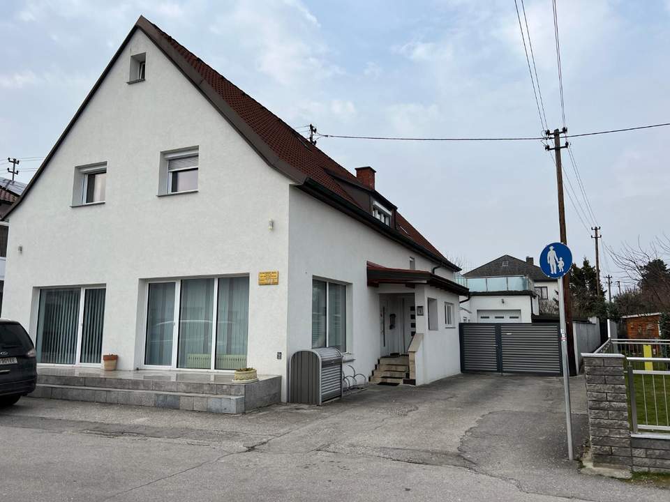 Tolle Gelegenheit! Möblierte große Wohnung Top 3