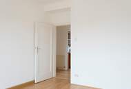 Lichtdurchflutete 3-Zimmer-Wohnung mit zwei Terrassen und Retro-Charme