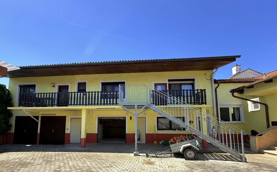 Zwischen Weinbergen und Neusiedler See – Großzügiges Wohnhaus mit 2 Wohneinheiten, Innenhof & viel Nutzfläche