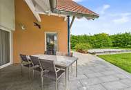 WILHERING: Perfekt aufgeteiltes Wohnhaus mit XL- Garage, Pool auf einem hervorragenden Grundstück mit ca. 1.069m²