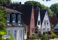 Einfamilienhaus mit Garage und Pool