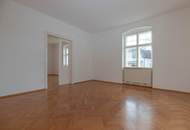 Traumhafte Altbauvilla mit Einliegerwohnung und großem Garten in Badennähe