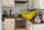 ++ Top Investition ++ Befristet vermietete Altbauwohnung + saniert + Balkon